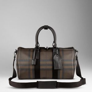 Burberry duffle in excellent condition!